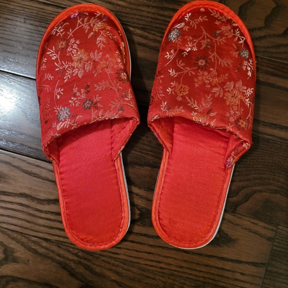 Red Slippers - Picture 1 of 3